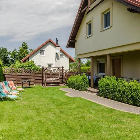 Domek Letniskowy Nad Jeziorem Alojamento de Turismo Selvagem Ryn (Warmian-Masurian)